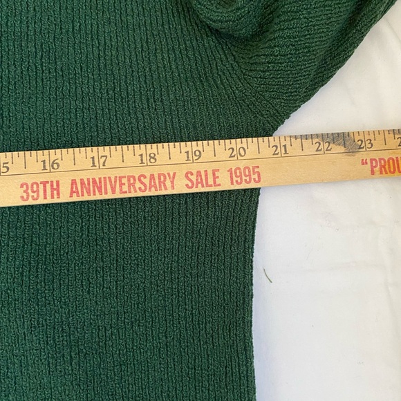 Forest Green V Neck Rib Knit Sweater Cozycore Longer Length Medium Jewel Tone - Picture 13 of 16